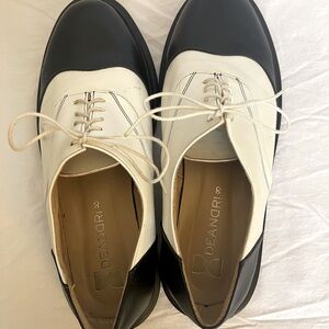 Deandri Oxford shoes black and white leather Size 8